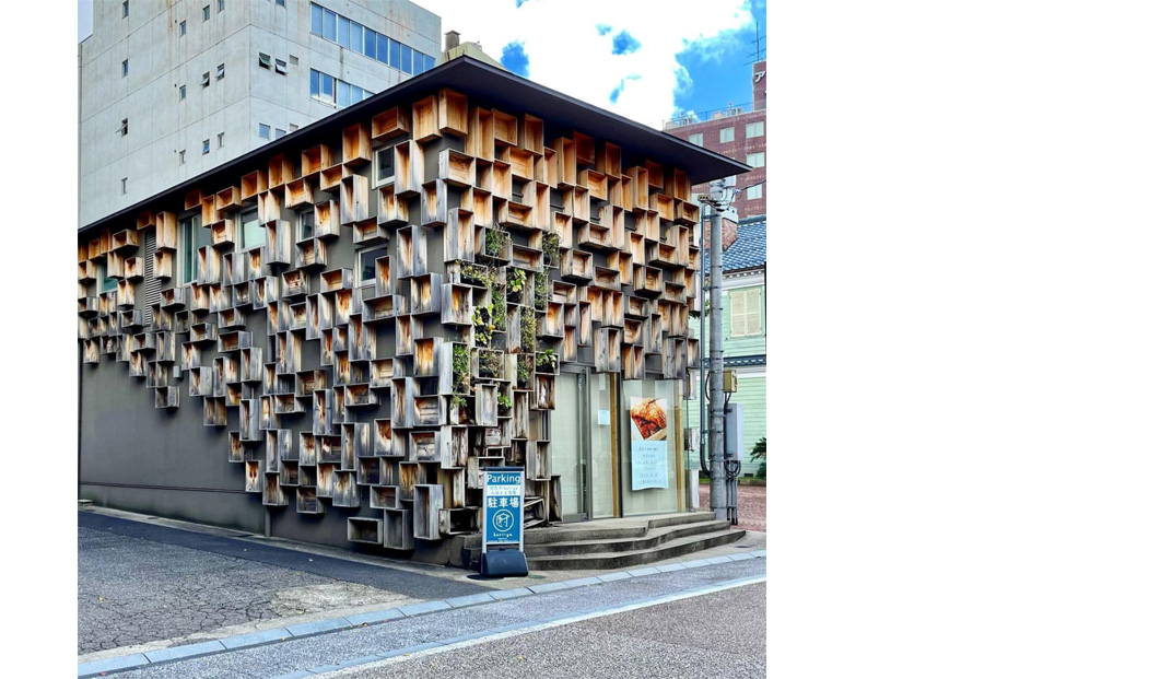 木箱子围合而成的餐厅，日本