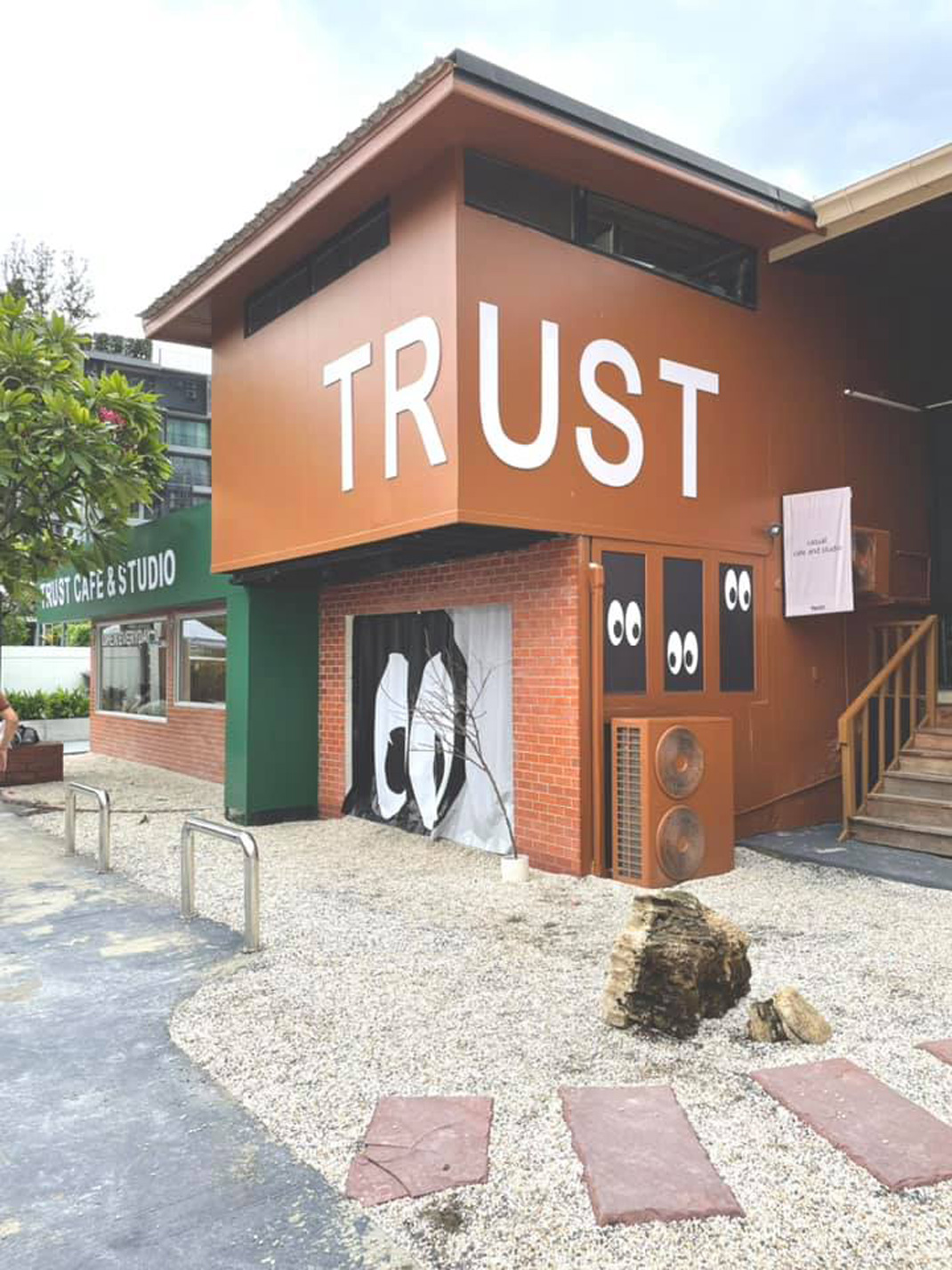 咖啡店Trust Cafe and Studio 泰国 咖啡店 插图 logo设计 vi设计 空间设计