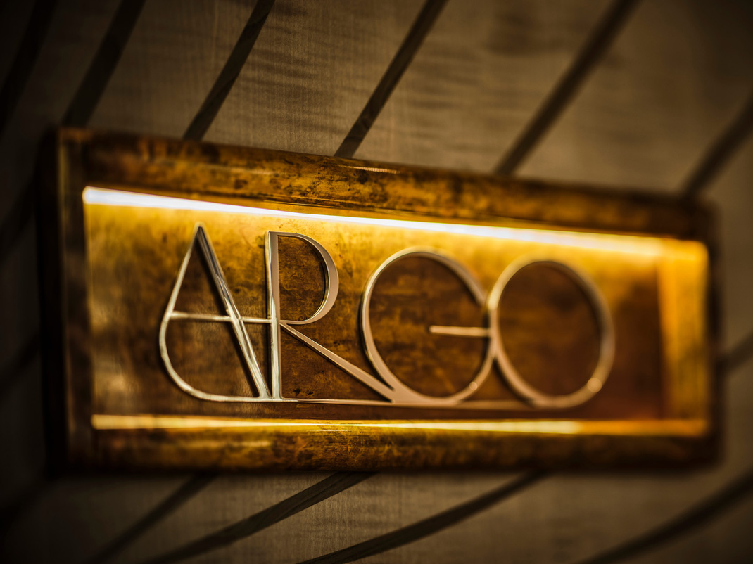 酒吧餐厅Argo Bar 香港 酒吧 酒柜 圆形 弧形 logo设计 vi设计 空间设计