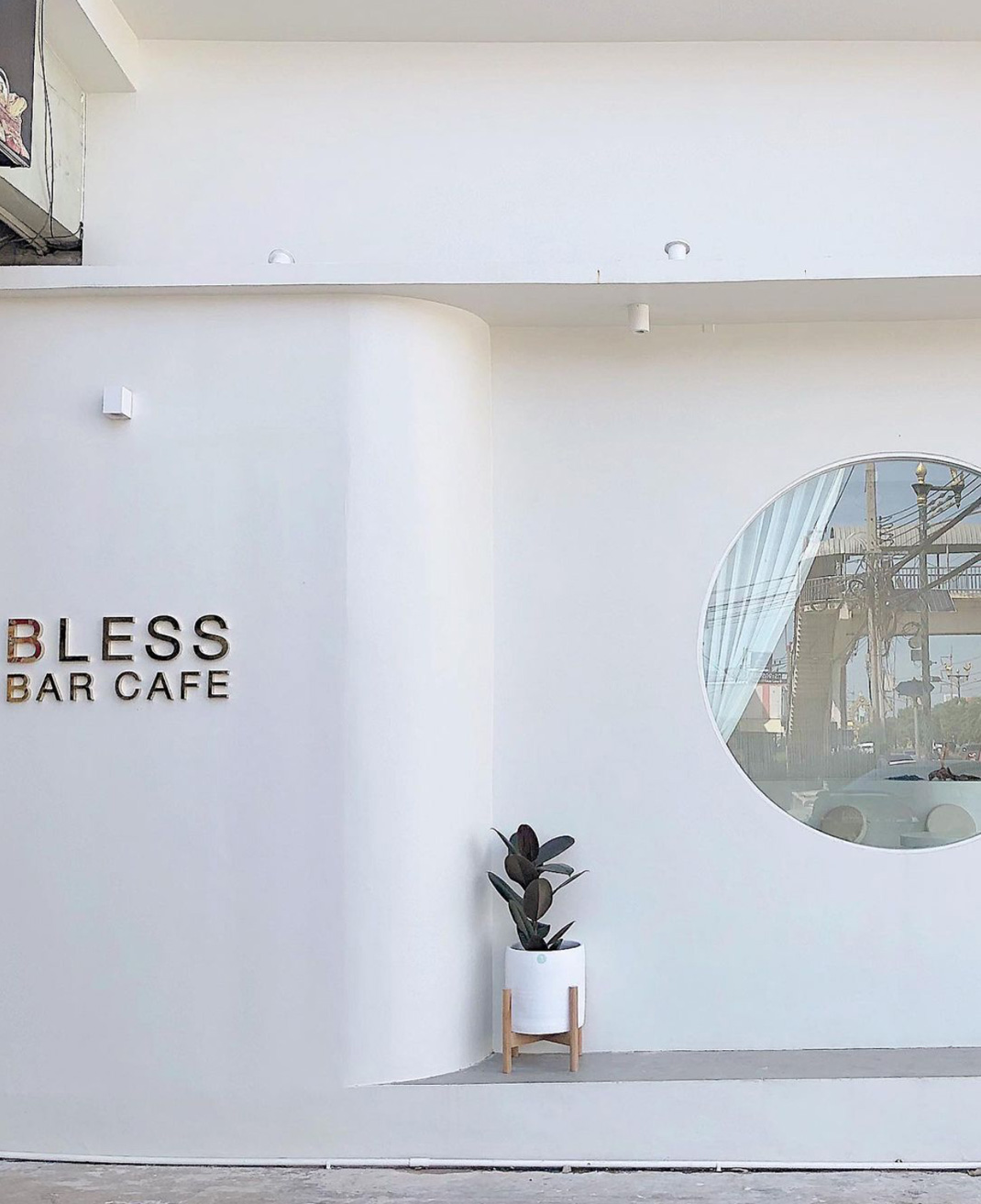 咖啡店BLESS BAR CAFE 泰国 咖啡店 白色 圆形 logo设计 vi设计 空间设计
