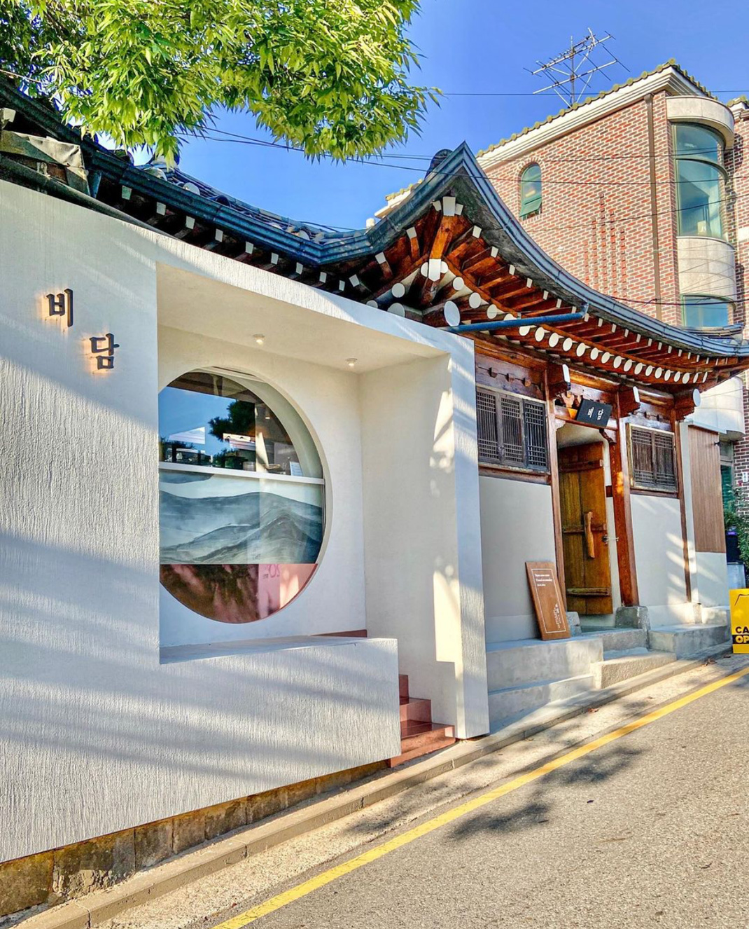 复古建筑里的咖啡店cafe bidam 韩国 古建筑 咖啡店 庭院 logo设计 vi设计 空间设计