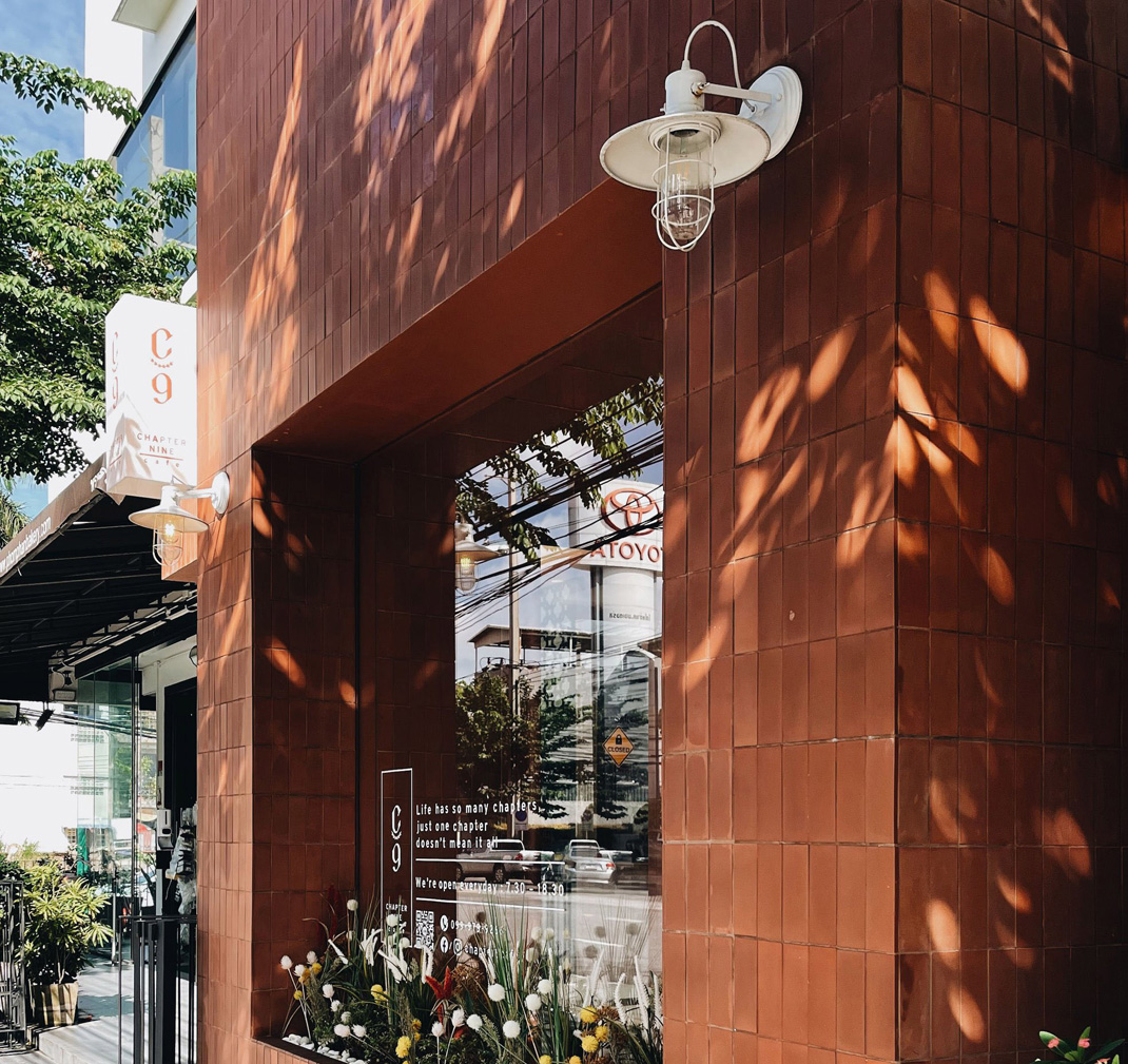 咖啡店chapter9cafe.bkk 泰国 咖啡店 红砖 天井 logo设计 vi设计 空间设计