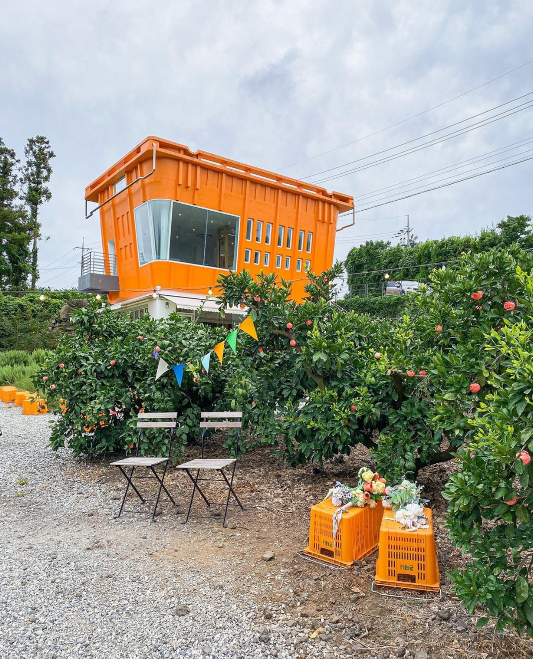 集装箱概念咖啡店空间 韩国 济州岛 咖啡店 集装箱 户外 橙色 logo设计 vi设计 空间设计