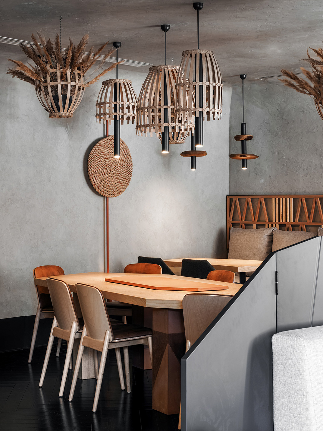 狩猎餐厅HUNT restaurant 俄罗斯 混凝土 皮革 木料 现代建筑 logo设计 vi设计 空间设计