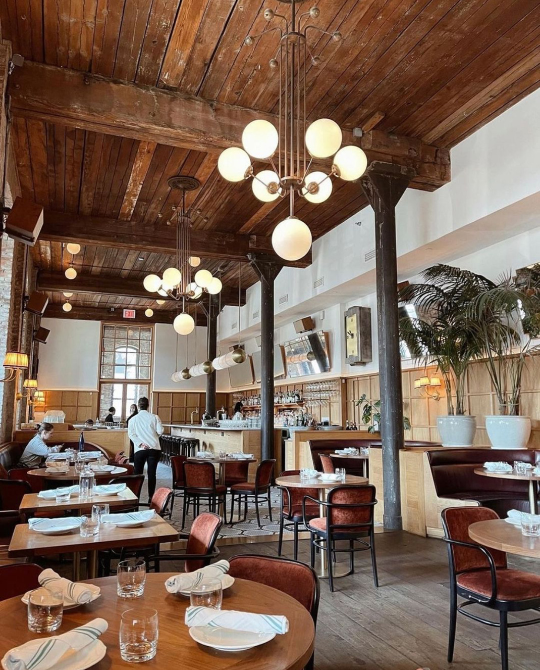 法式餐厅Le Crocodile 美国 纽约 法式 复古风 裸顶 logo设计 vi设计 空间设计