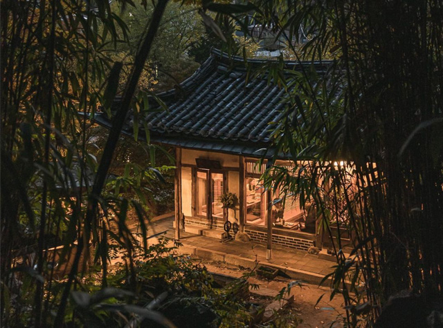 一家位于森林中的茶馆，韩国，首尔