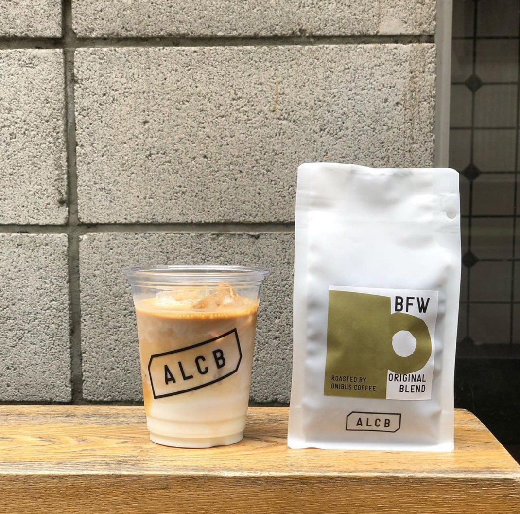 咖啡店ABOUT LIFE COFFEE BREWERS，日本 logo设计 vi设计 空间设计