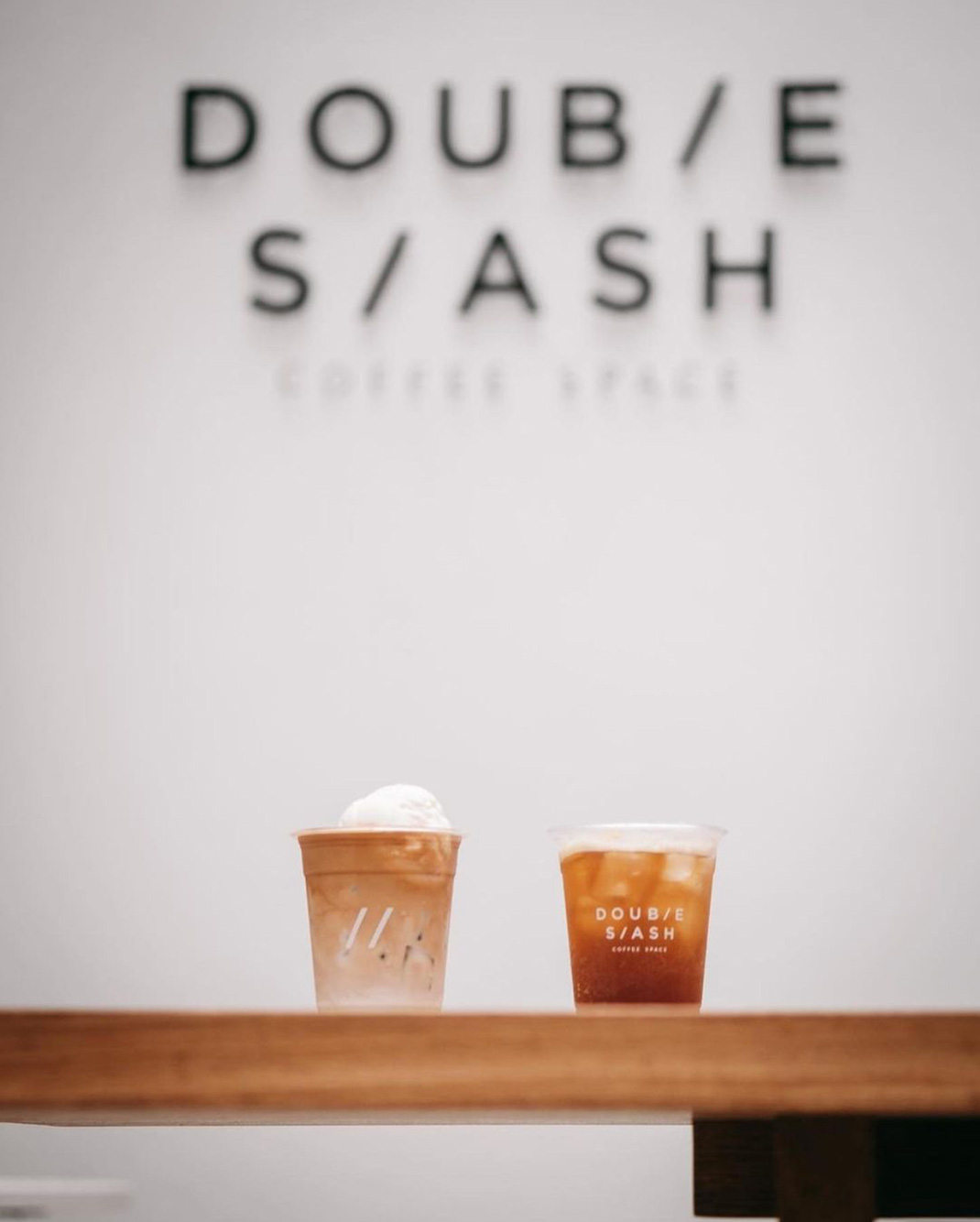 咖啡店Double Slash  Coffee Space 泰国 曼谷 咖啡店 字体设计 logo设计 vi设计 空间设计
