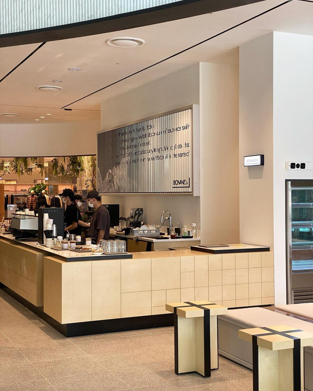 咖啡店mlt cafe & bakery 韩国 咖啡店 弧形 水磨石 不锈钢 logo设计 vi设计 空间设计