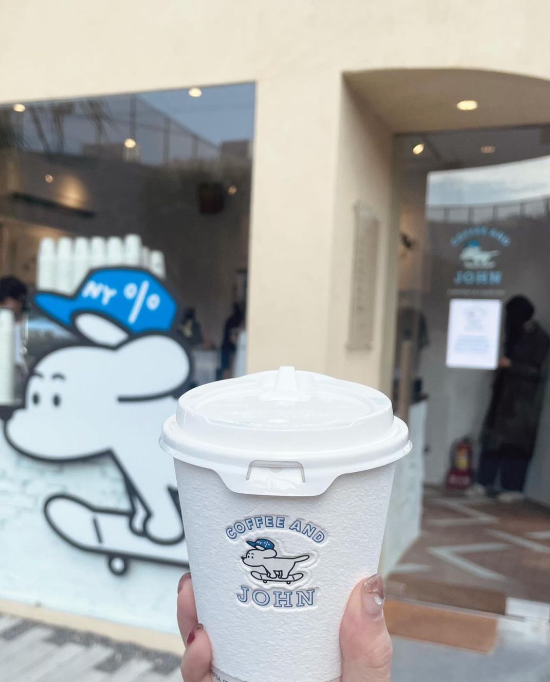 咖啡馆COFFEE AND JOHN 台湾 台中 咖啡馆 插画设计 公仔 logo设计 vi设计 空间设计