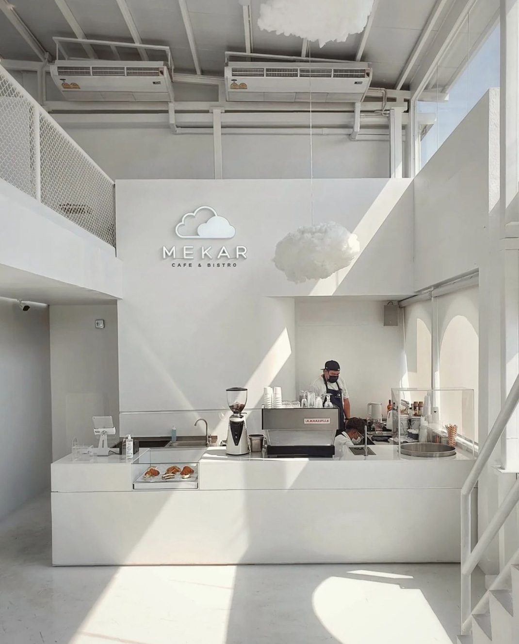 简餐厅MEKAR Cafe & Bistro 泰国 咖啡店 简餐 白色 logo设计 vi设计 空间设计