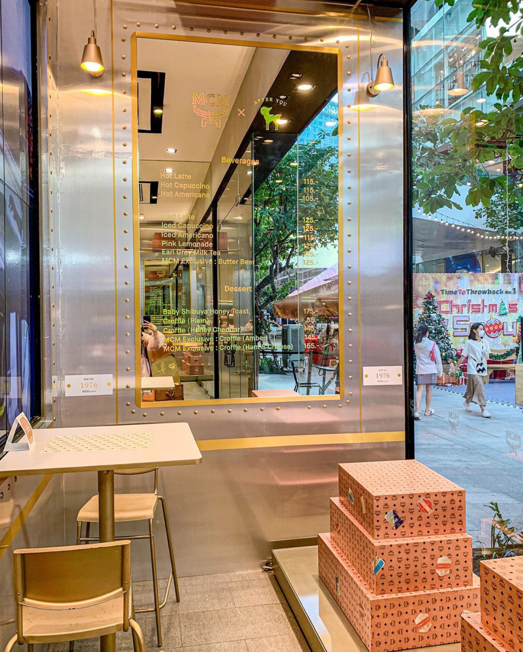 品牌联名MCM x After You咖啡店 泰国 曼谷 咖啡店 联名 装置 箱子 橙色 logo设计 vi设计 空间设计