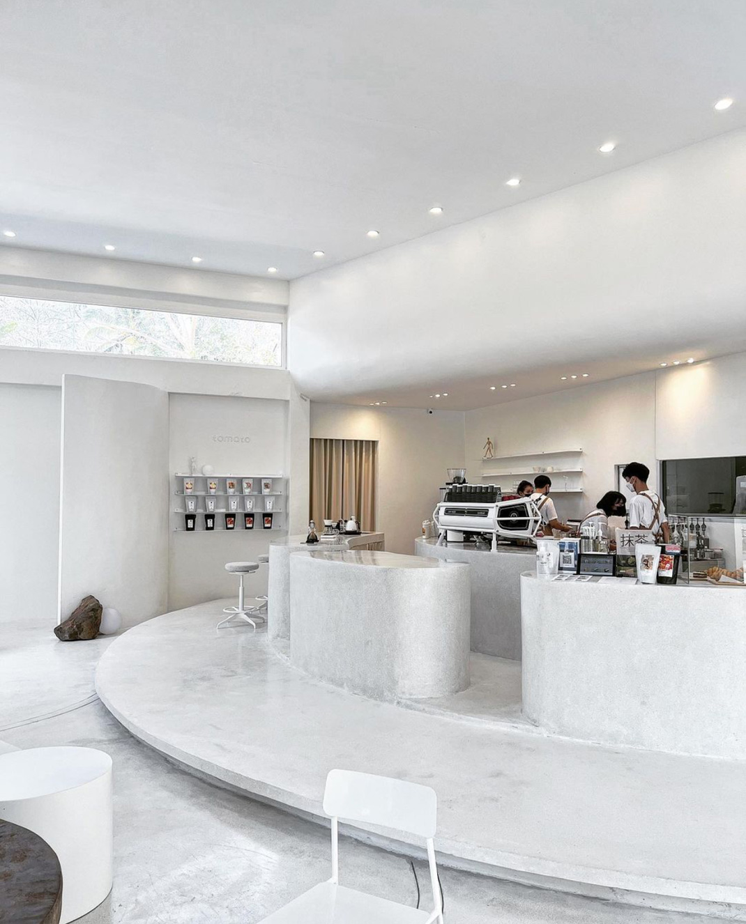 咖啡店TOMATO.cafe 泰国 清迈 咖啡店 面包店 砖 白色 logo设计 vi设计 空间设计