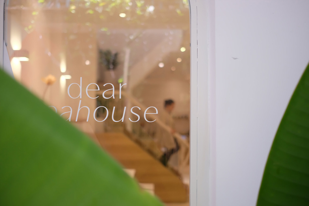 极简主题茶馆Dear TeaHouse 越南 茶馆 茶艺 装置 白色 木质 主题 极简 logo设计 vi设计 空间设计