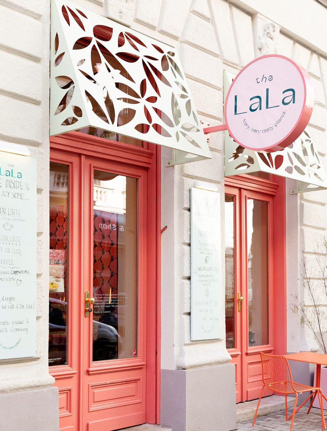 轻食餐厅Very, very LaLa 美国 轻食 素食 字体设计 插图设计 手提袋 粉色 logo设计 vi设计 空间设计
