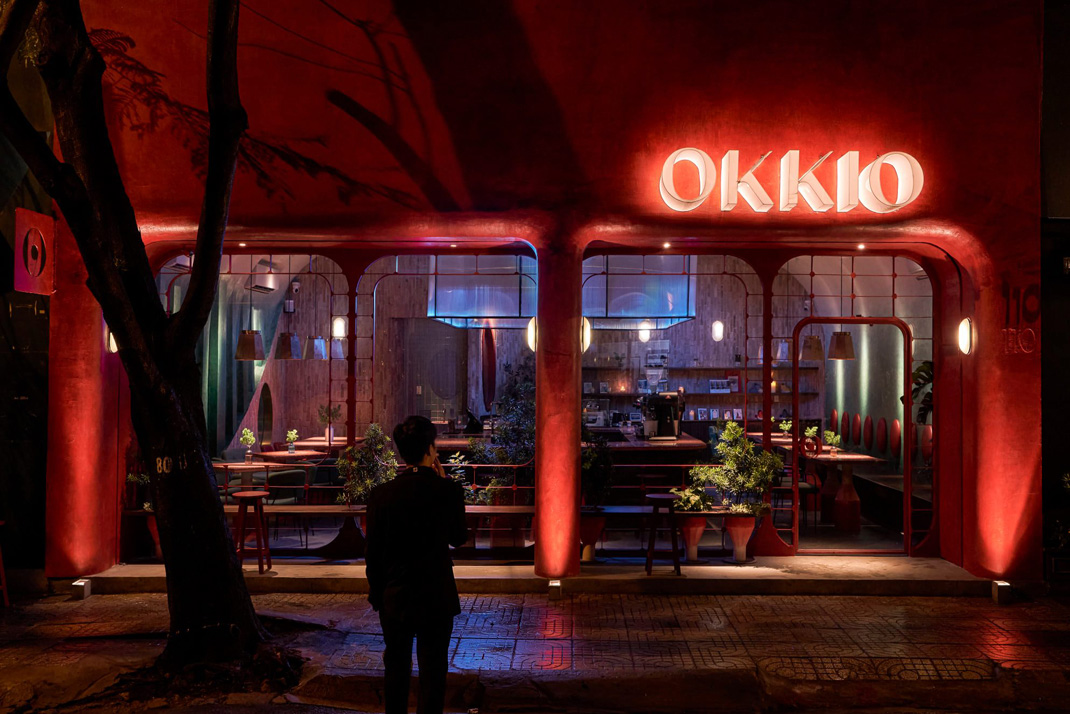 咖啡馆Okkio Caffe 越南 胡志明市 咖啡店 红色 水磨石 亚克力 logo设计 vi设计 空间设计