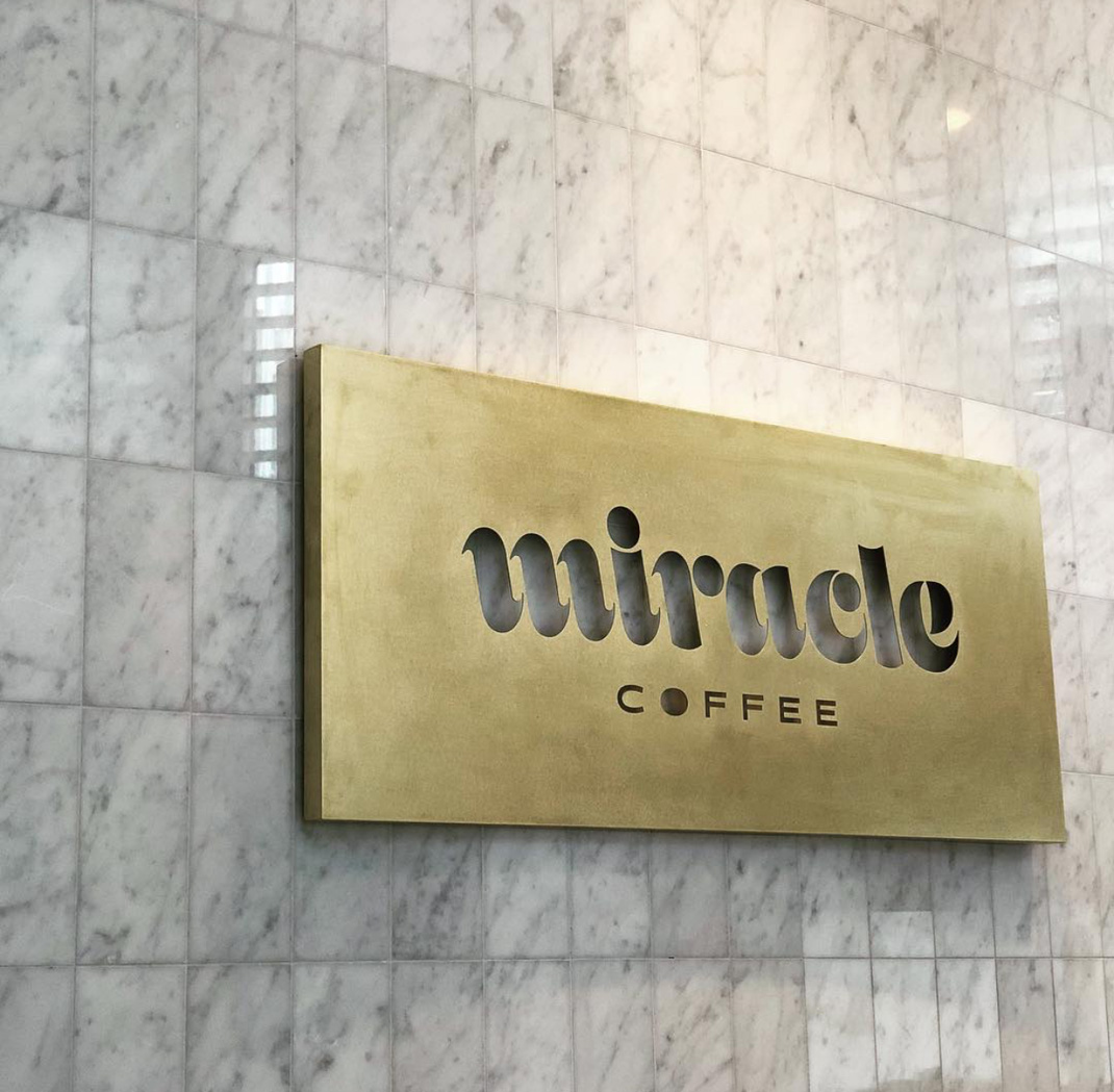 咖啡店Miracle Coffee 台湾 咖啡店 字体设计 logo设计 vi设计 空间设计