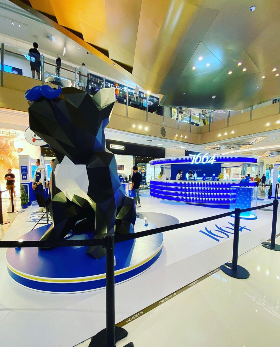 1664时刻，K11 Art Mall 香港 HK 1664 啤酒 蓝色 展厅 logo设计 vi设计 空间设计