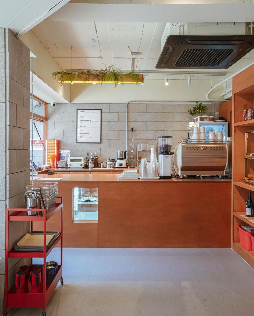 咖啡馆paint coffee & bar 韩国 咖啡馆 木饰面 logo设计 vi设计 空间设计