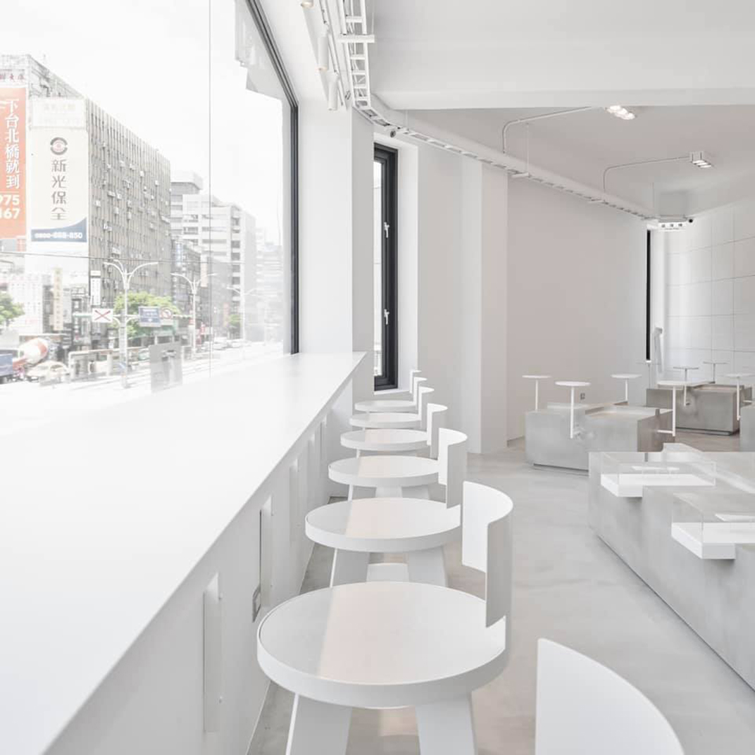 咖啡店CAFE IN 台湾 咖啡店 白色空间 logo设计 vi设计 空间设计