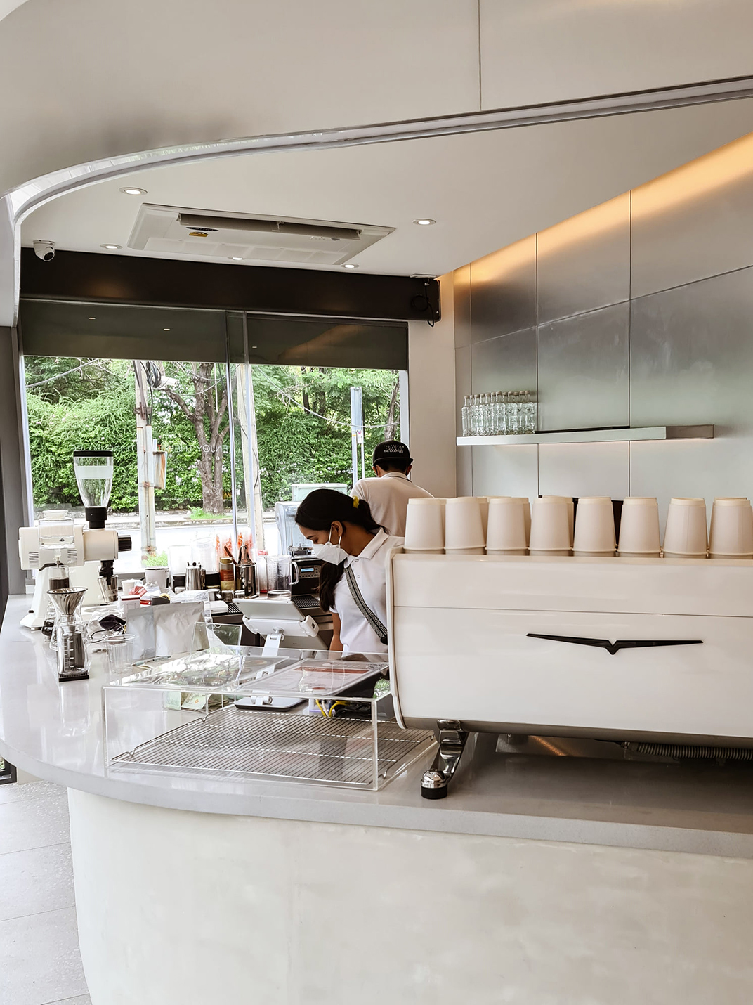 咖啡店creed.cafe 泰国 咖啡店 橙色 logo设计 vi设计 空间设计