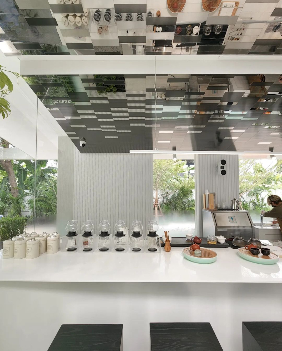 咖啡店NANA Coffee 泰国 曼谷 咖啡店 石英石 白色 logo设计 vi设计 空间设计