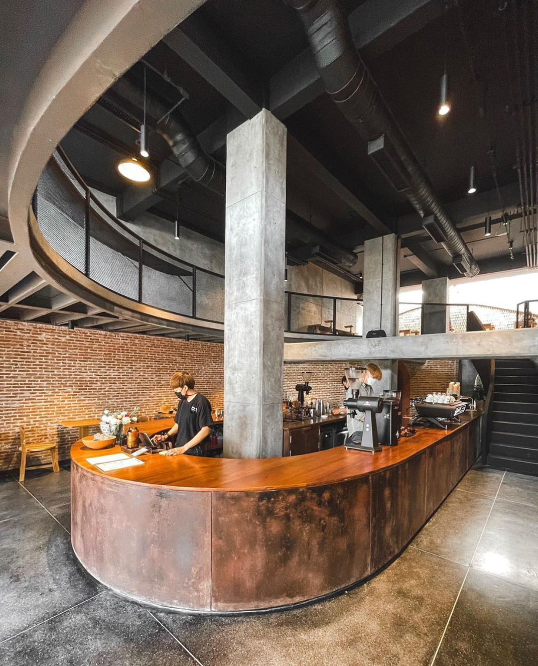 咖啡馆Akha Ama Coffee 泰国 清迈 咖啡馆 红砖 复古 怀旧 logo设计 vi设计 空间设计