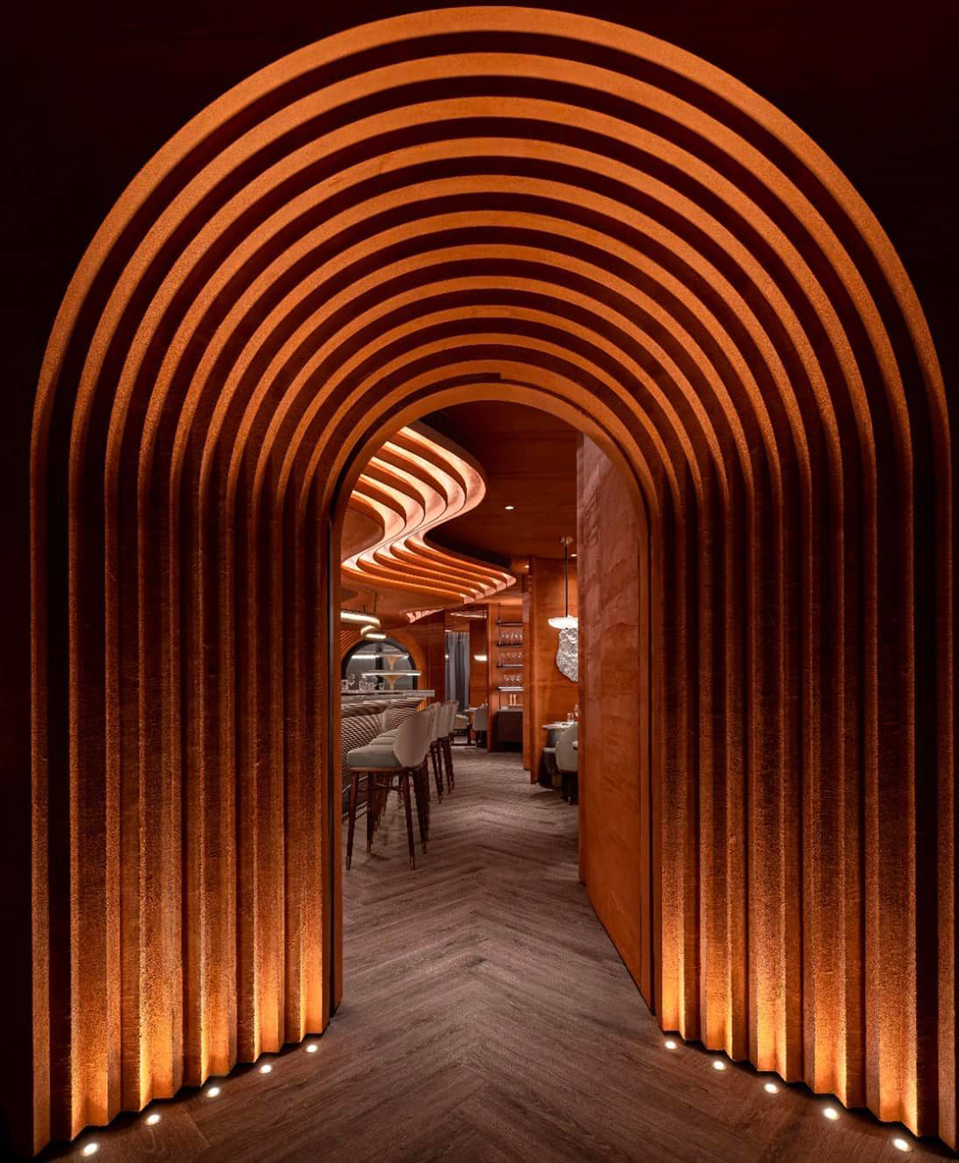餐厅和酒吧1111 ONES Restaurant 香港 中环 酒吧 拱形 曲线 深棕色 乳胶漆 logo设计 vi设计 空间设计