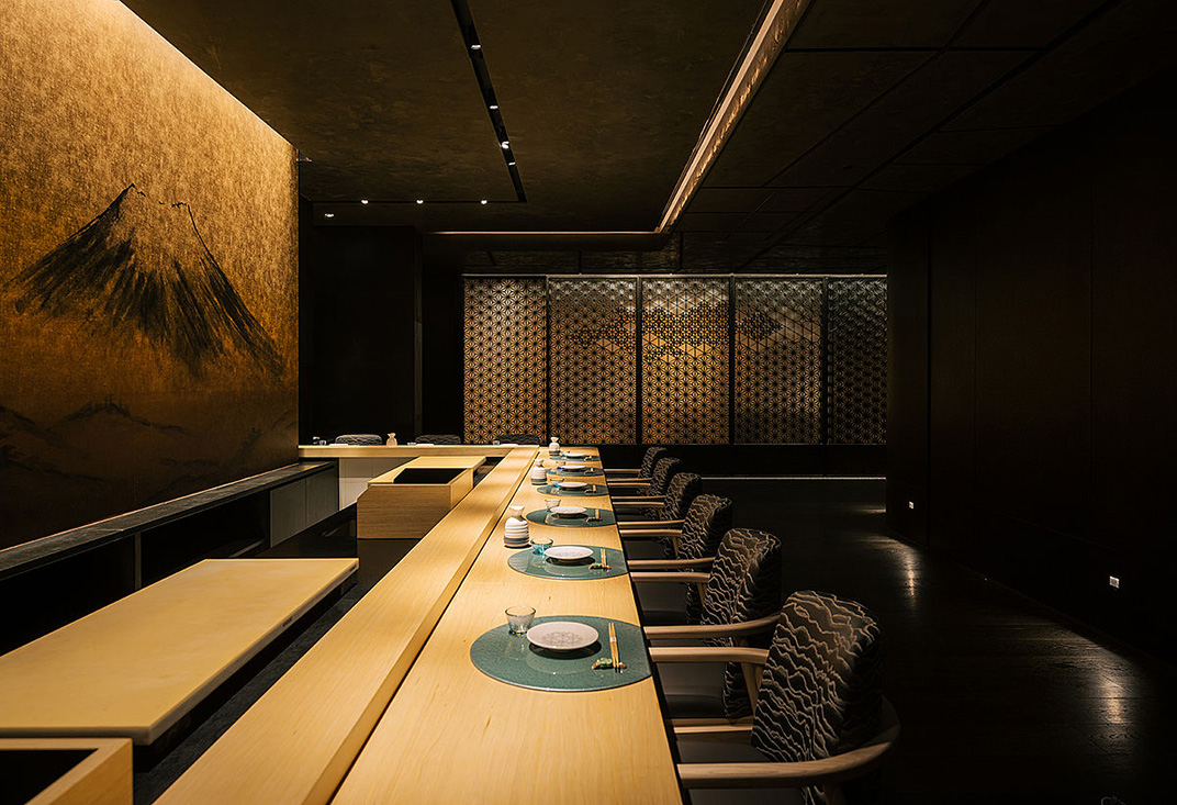 伊丹铁板烧日本料理 香港 西安 日式餐厅 寿司 湾仔 黑色 黄铜 logo设计 vi设计 空间设计