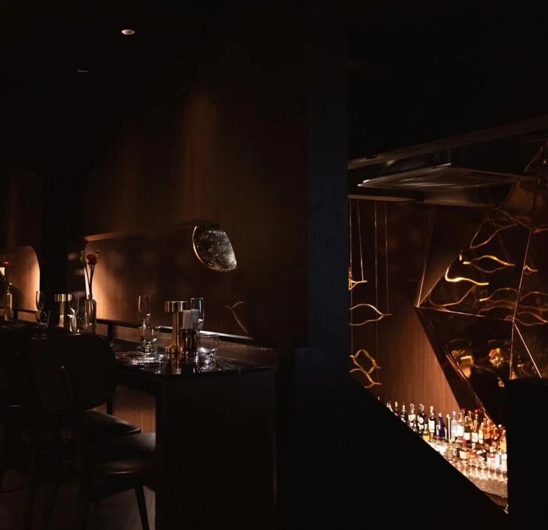 鸡尾酒吧餐厅Pennant Thonglor 泰国 上海 曼谷 酒吧 不锈钢 石材 logo设计 vi设计 空间设计