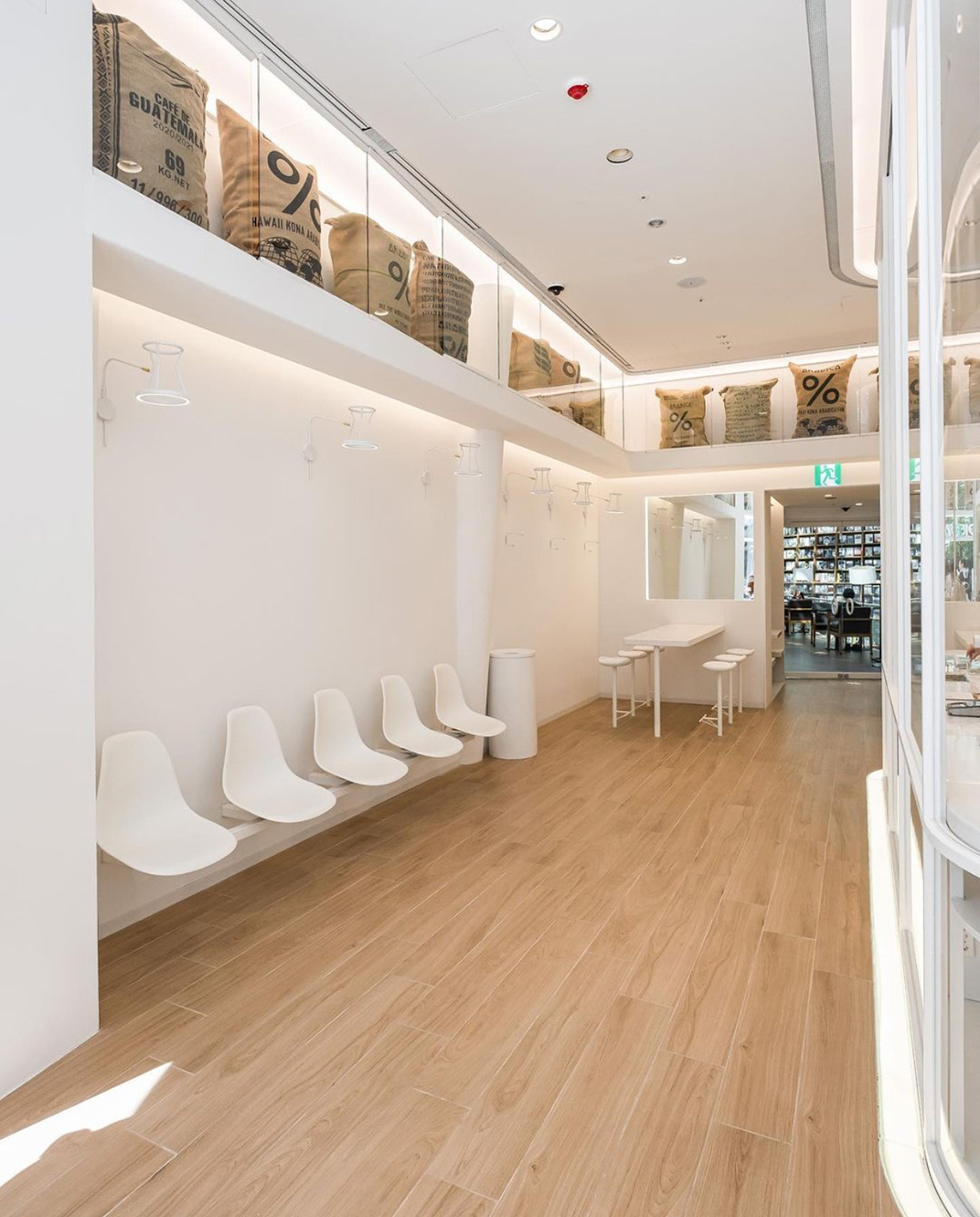 图书馆旁边的咖啡店ARABICA 韩国 成都 首尔 咖啡馆 % ARABICA 白色空间 logo设计 vi设计 空间设计