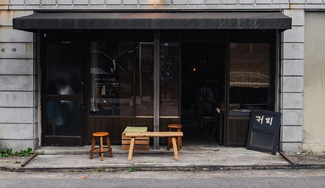 咖啡音乐酒精融合而成的自由空间，韩国，首尔