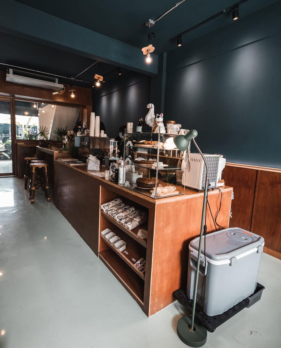 棕色木色调咖啡店 泰国 广州 曼谷 咖啡店 木色 复古 怀旧 logo设计 vi设计 空间设计