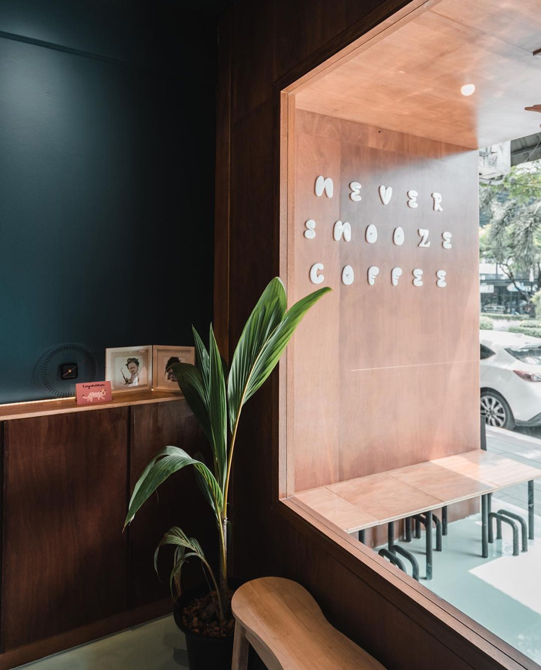 棕色木色调咖啡店 泰国 广州 曼谷 咖啡店 木色 复古 怀旧 logo设计 vi设计 空间设计