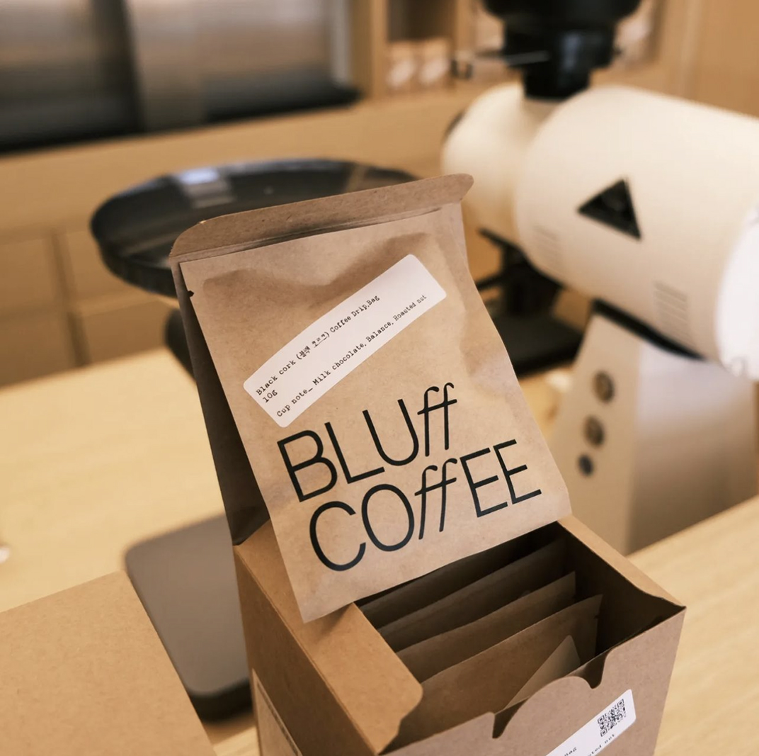 咖啡店bluffcoffee 韩国  北京 上海 珠海 广州 武汉 杭州 佛山 香港 澳门 logo设计 vi设计 空间设计