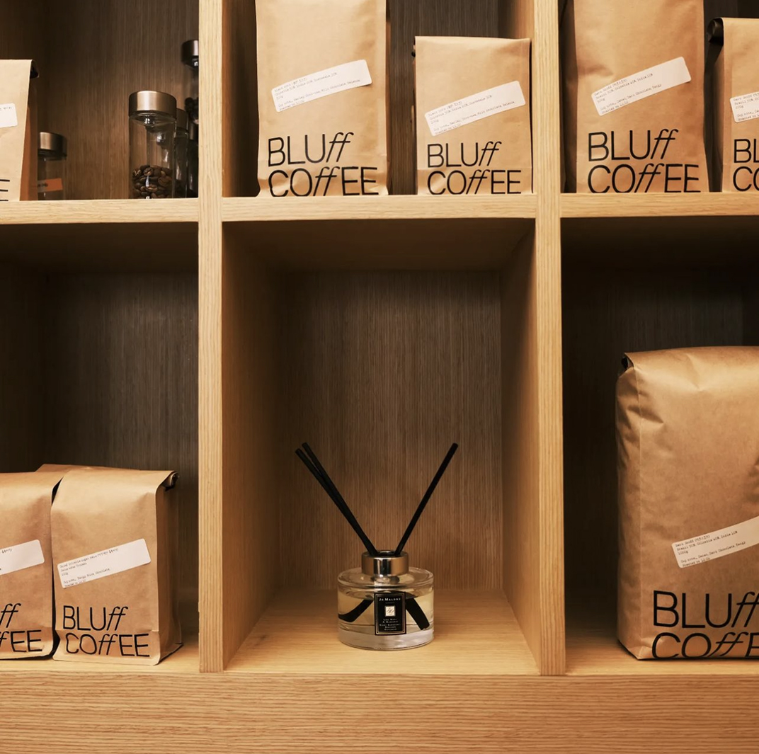 咖啡店bluffcoffee 韩国  北京 上海 珠海 广州 武汉 杭州 佛山 香港 澳门 logo设计 vi设计 空间设计