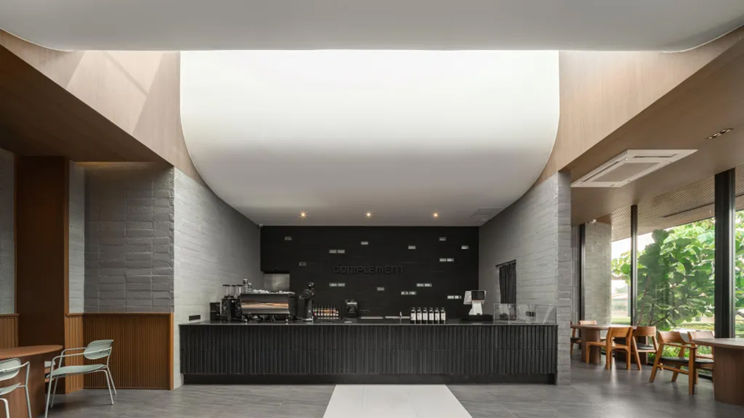黑色系咖啡馆COMPLEMENT CAFE 泰国 清迈 北京 上海 珠海 广州 武汉 杭州 佛山 澳门 logo设计 vi设计 空间设计