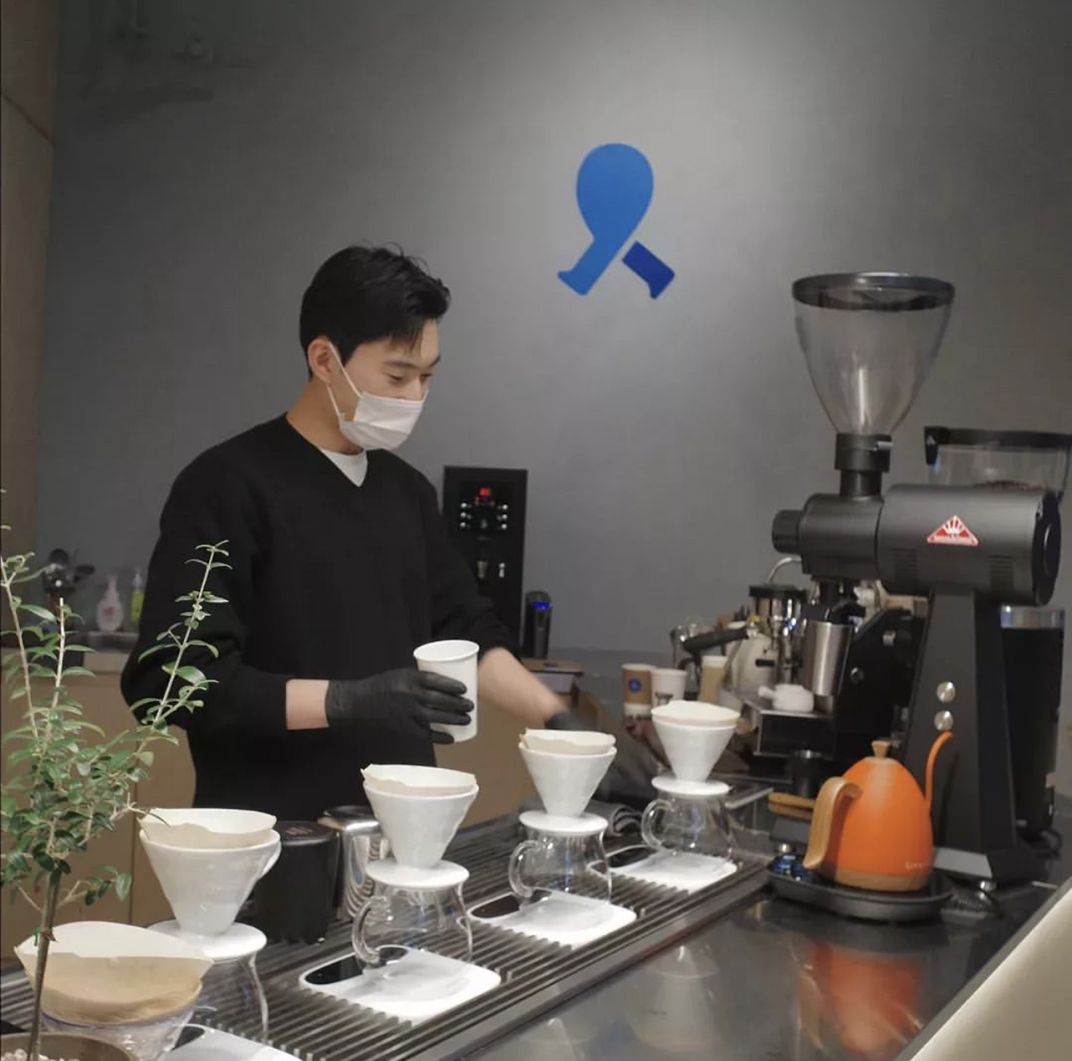 慢行咖啡馆slowalk coffee 韩国 首尔 深圳 北京 上海 广州 武汉 餐饮商业空间 logo设计 vi设计 空间设计