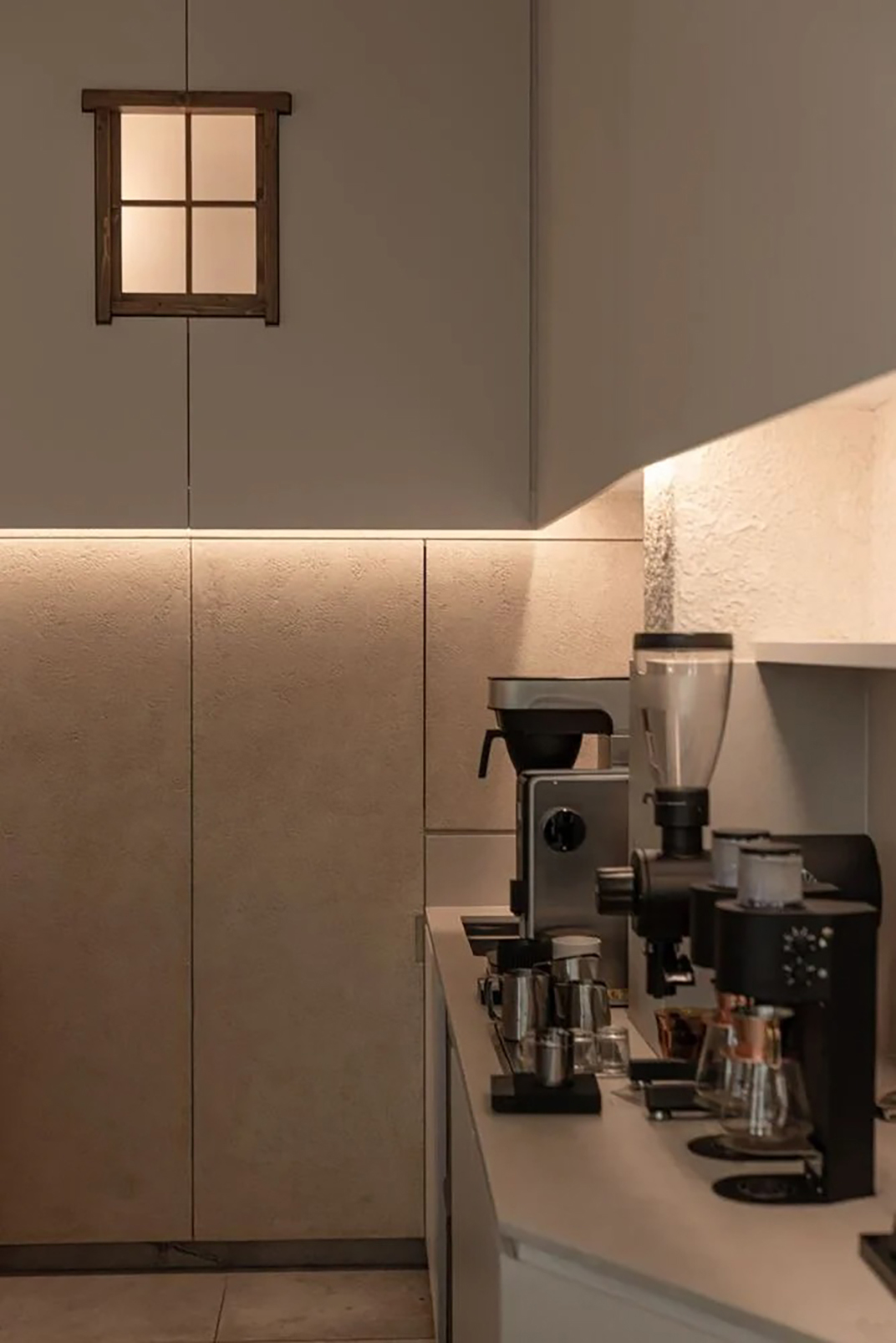 获得建筑奖的小户型咖啡馆Anagram Coffee 新加坡 东莞 广州 武汉 咖啡店 门头设计 vi设计 空间设计