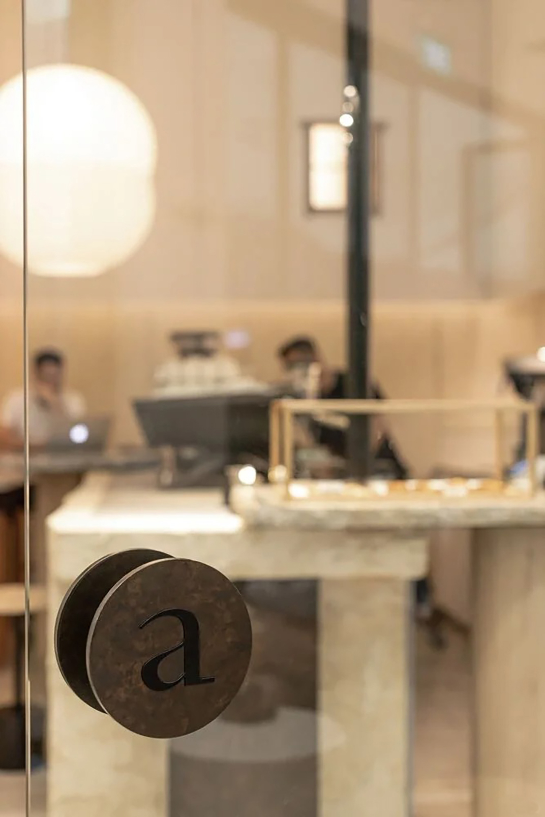 获得建筑奖的小户型咖啡馆Anagram Coffee 新加坡 东莞 广州 武汉 咖啡店 门头设计 vi设计 空间设计