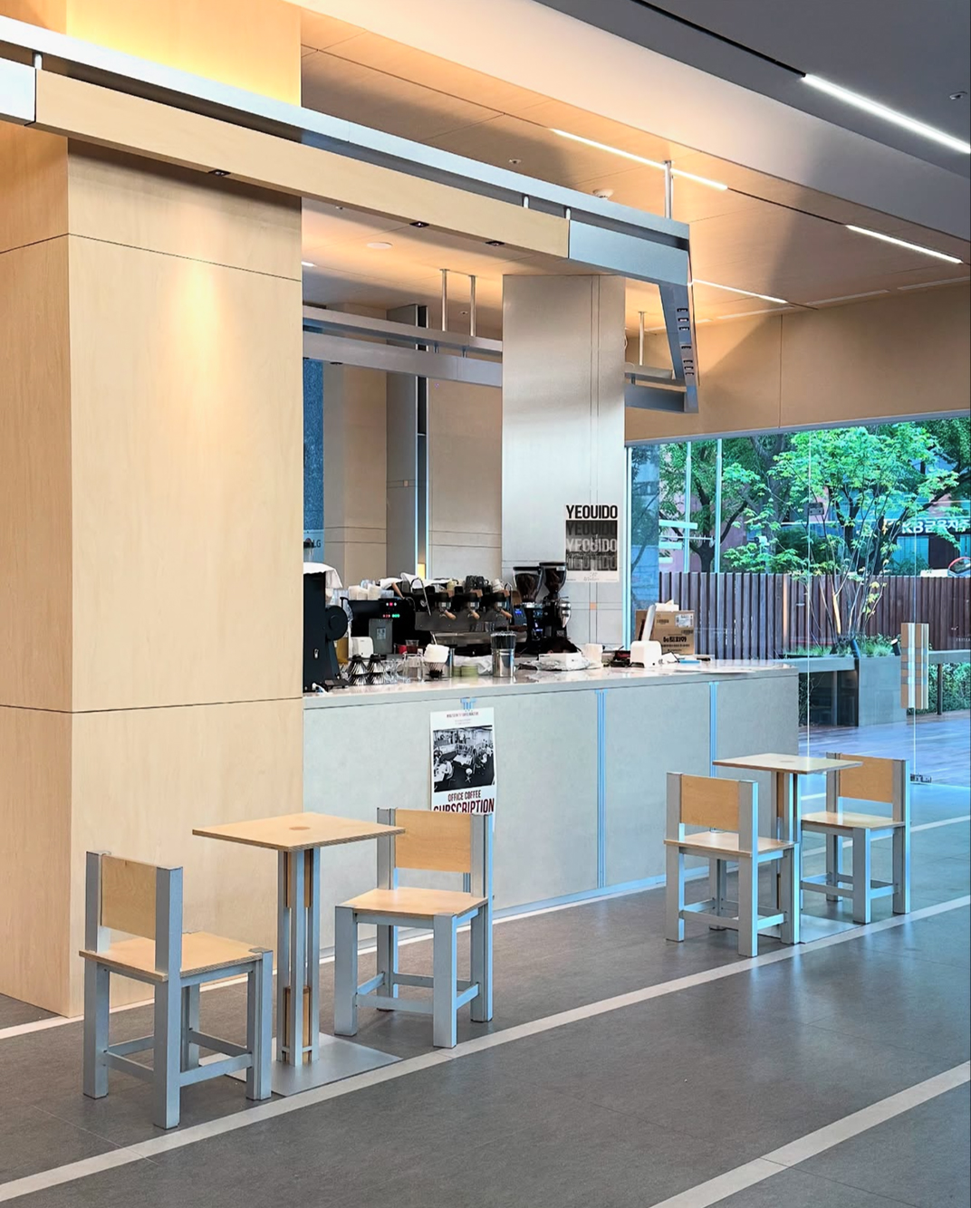 白色简约风咖啡店TFT Coffee Roasters 韩国 首尔 广州 武汉 咖啡店 门头设计 vi设计 空间设计