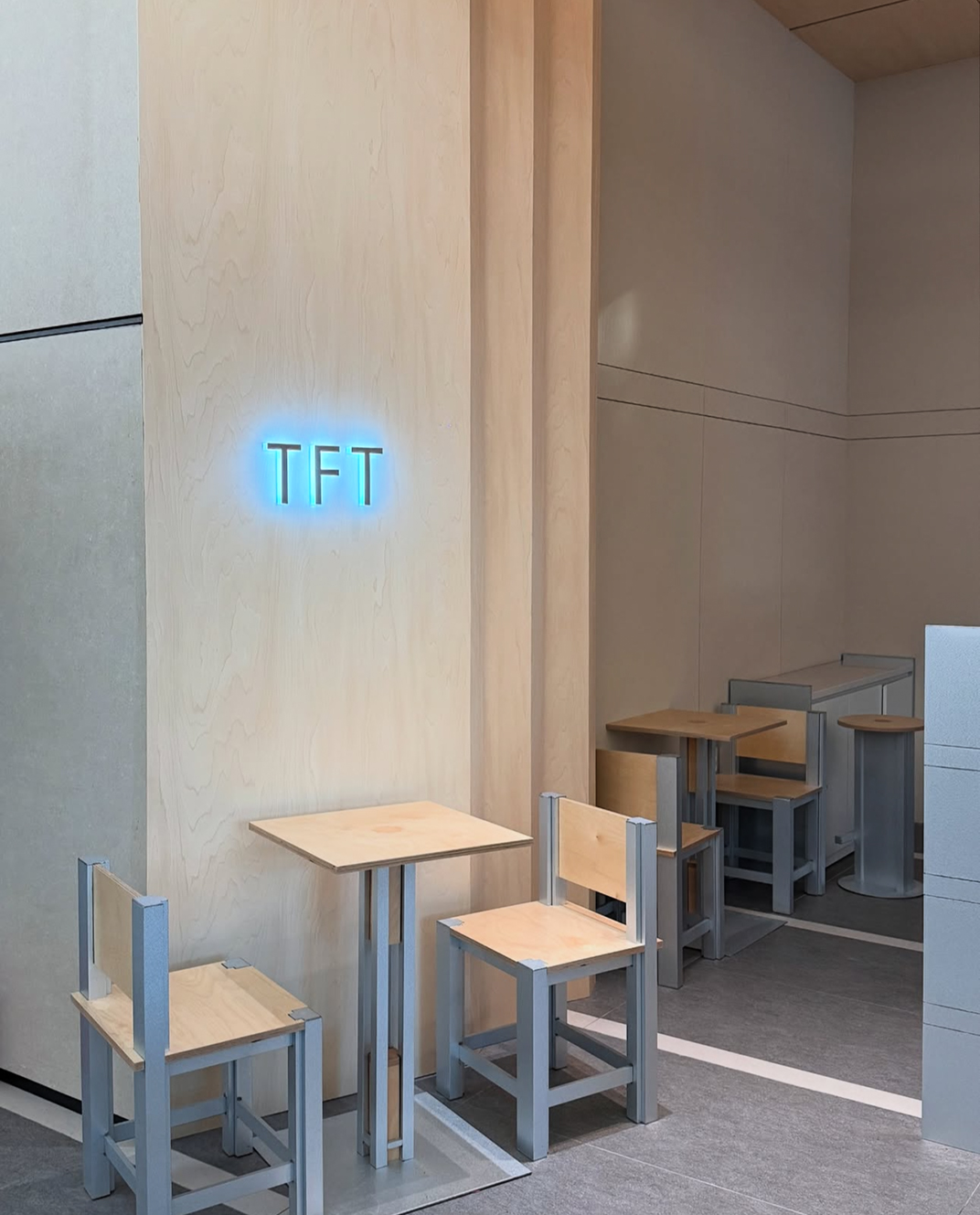 白色简约风咖啡店TFT Coffee Roasters 韩国 首尔 广州 武汉 咖啡店 门头设计 vi设计 空间设计