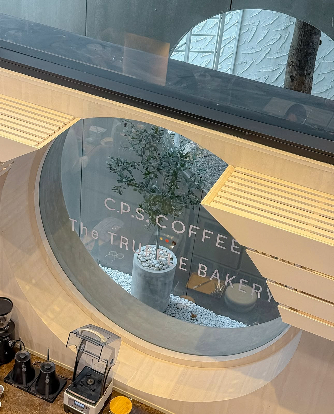 韩国知名咖啡店C.P.S.Coffee门头设计 首尔 珠海 东莞 广州 武汉 咖啡店 vi设计 空间设计