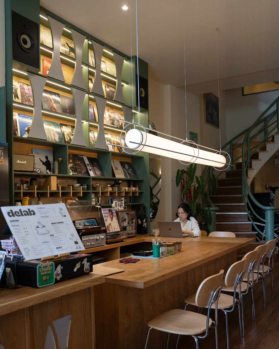 复古氛围的咖啡店Delab Coffee 泰国 曼谷 上海  深圳 珠海 东莞 广州 武汉 咖啡店 vi设计 空间设计