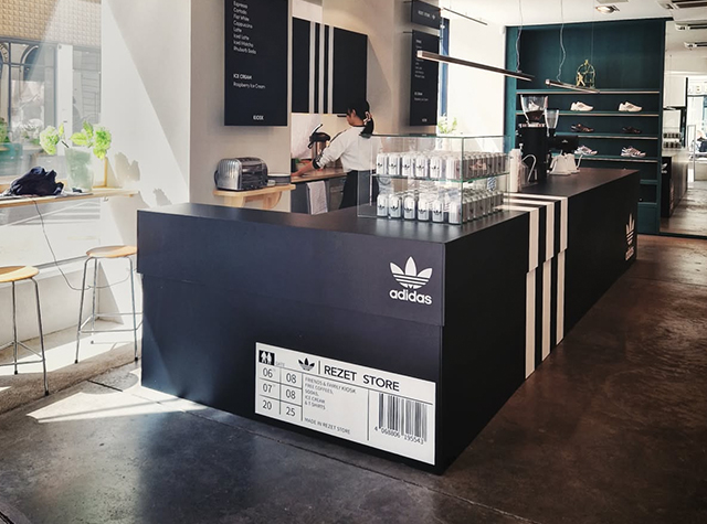 「黑白经典，运动美学」—— Adidas Originals 品牌体验空间设计